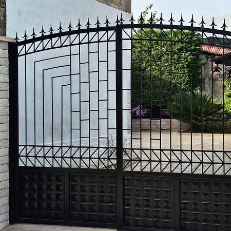 Guest House Amades Gjirokaster Exterior photo