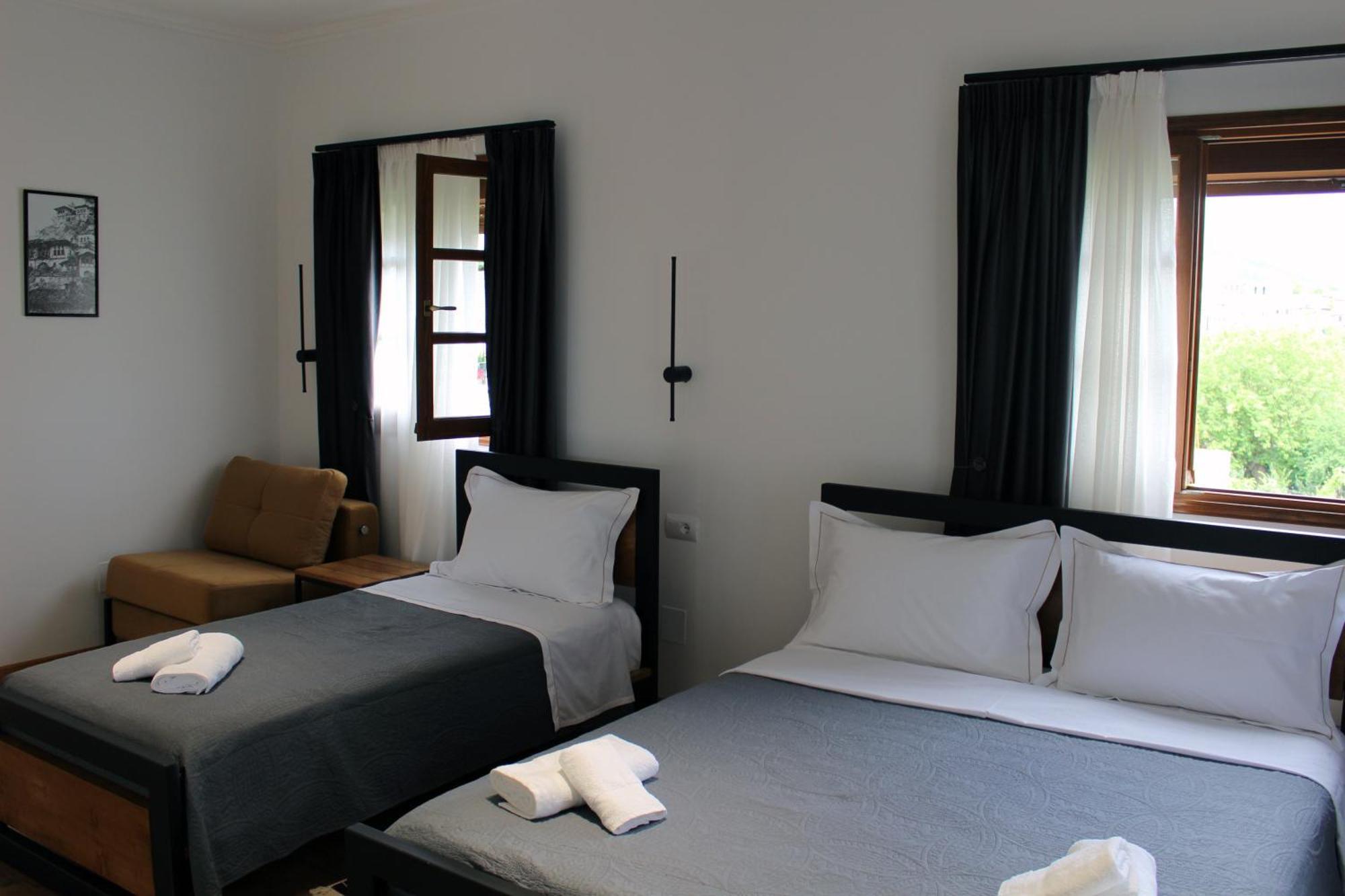 Guest House Amades Gjirokaster Exterior photo