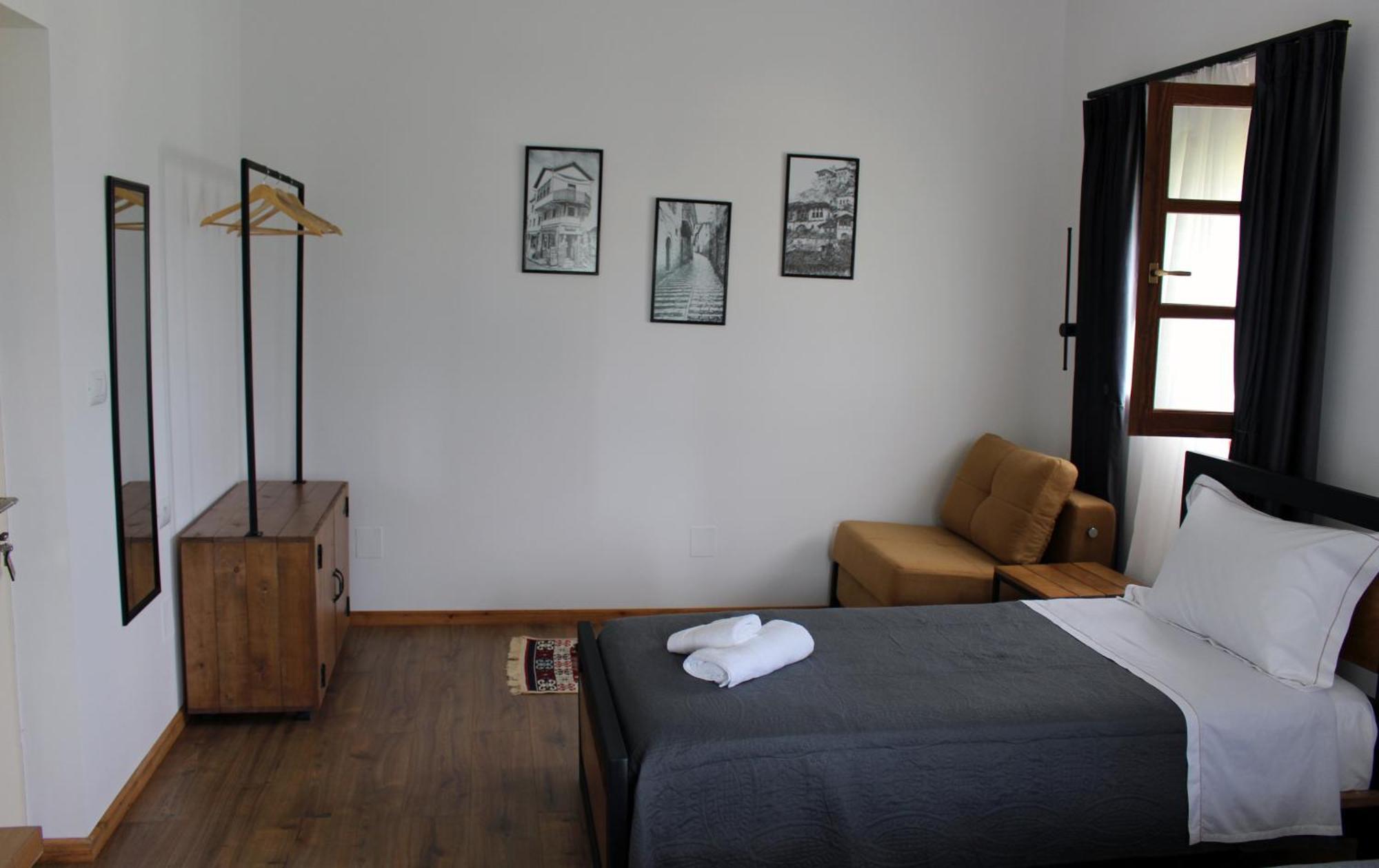 Guest House Amades Gjirokaster Exterior photo