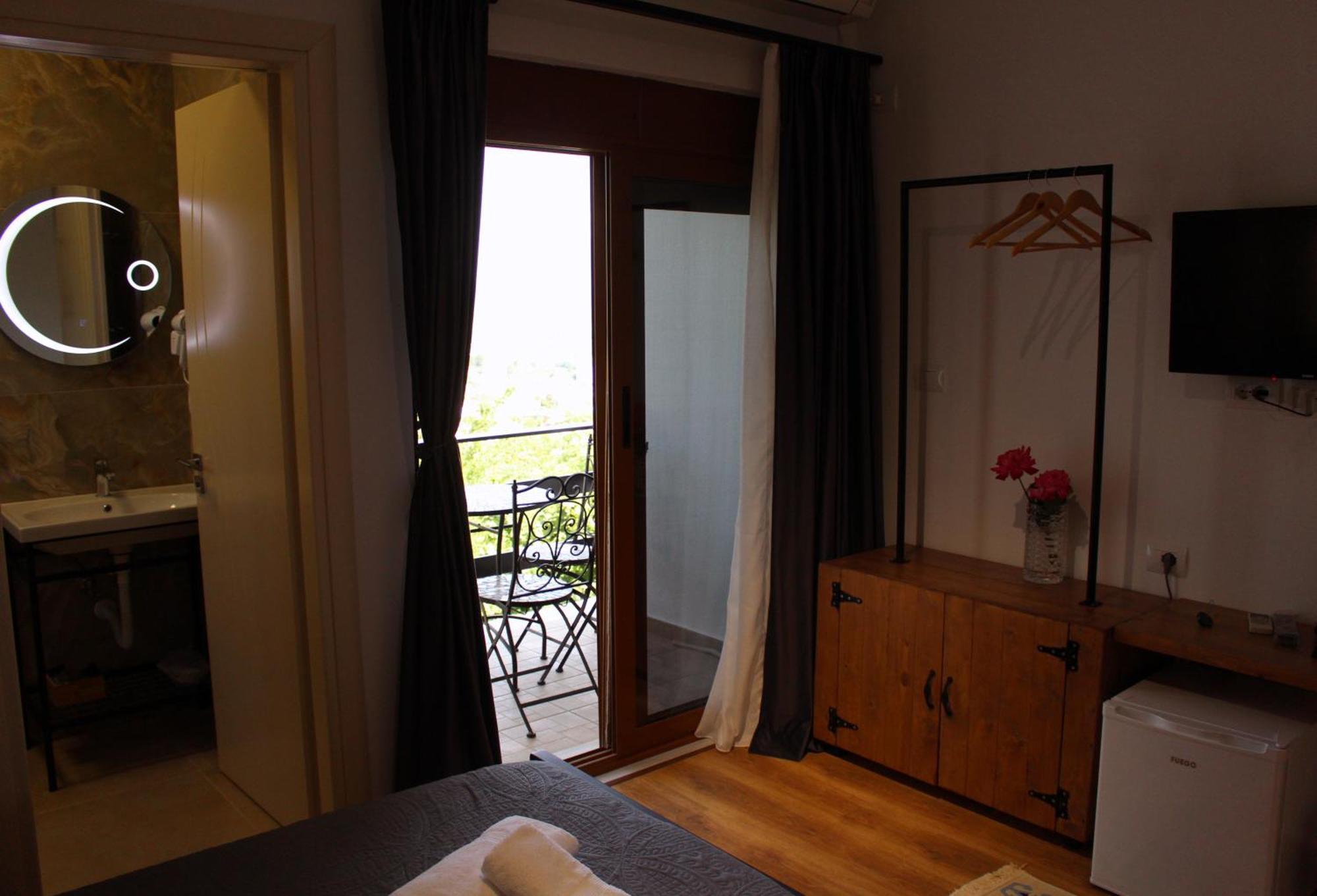 Guest House Amades Gjirokaster Exterior photo