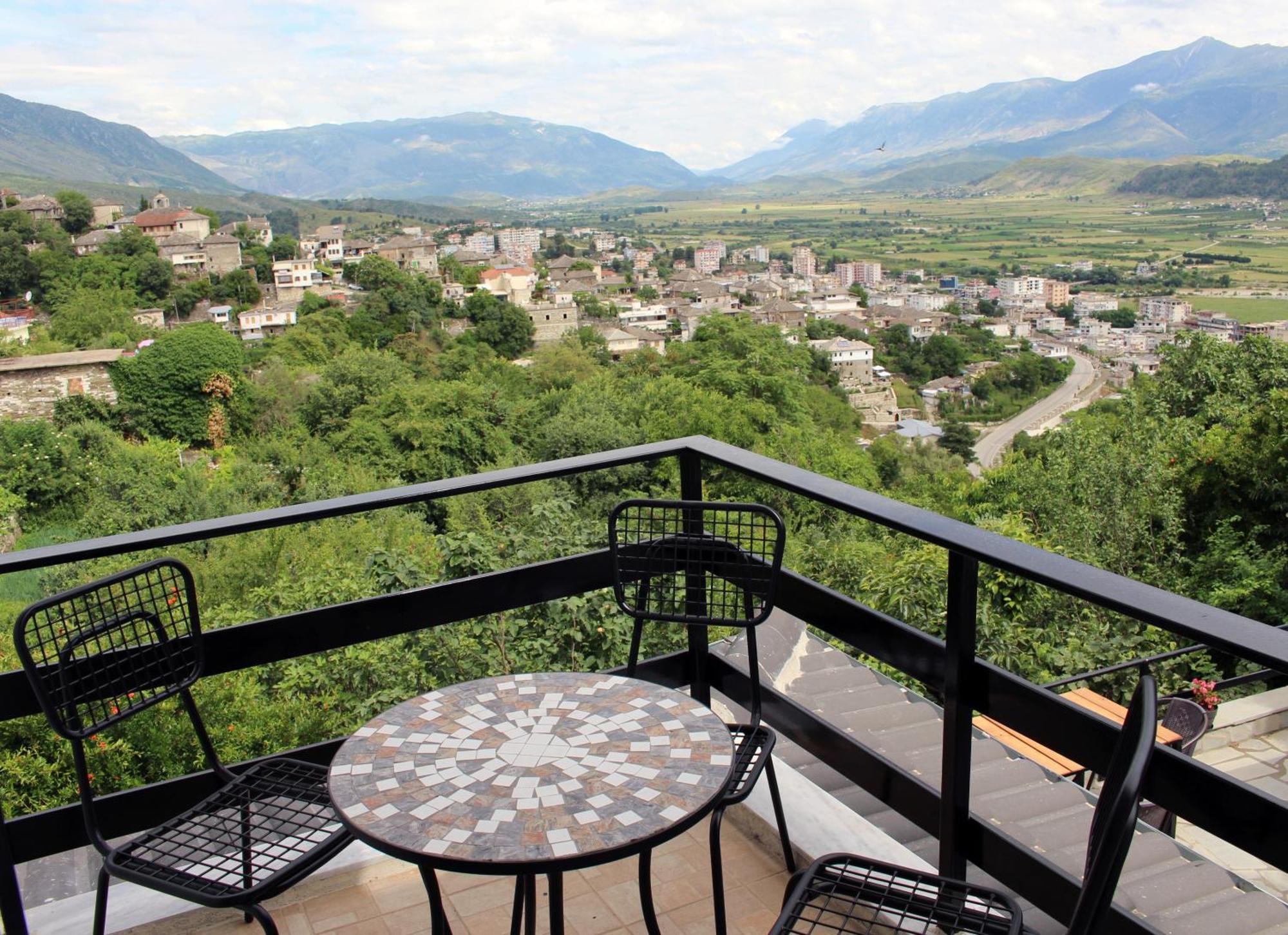 Guest House Amades Gjirokaster Exterior photo